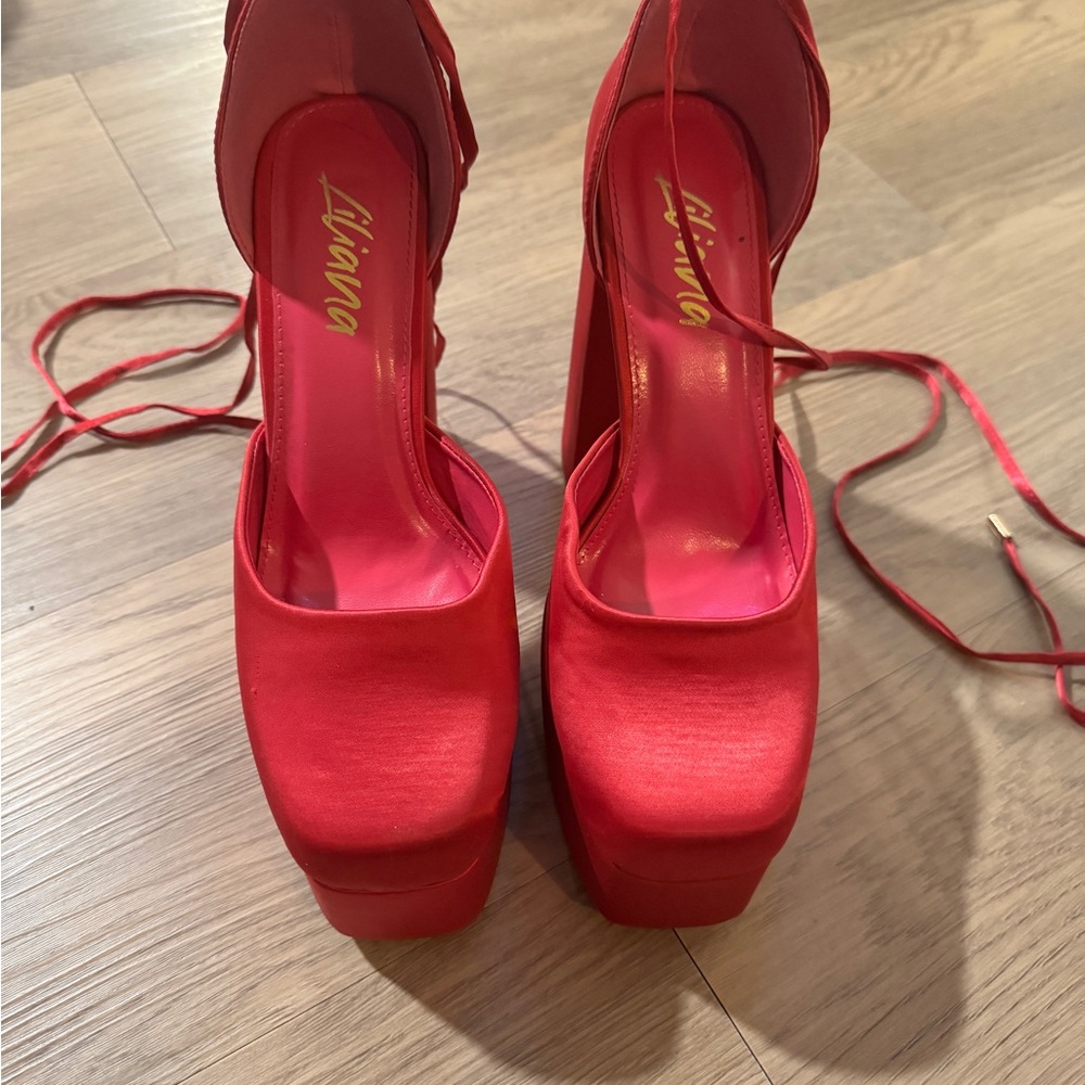 PLATFORM HEELS!!